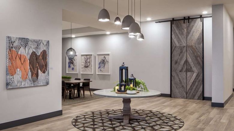 <b>Hyatt House Denver Aurora Lobby</b>. Images powered by <a href="https://iceportal.shijigroup.com/" title="IcePortal" target="_blank">IcePortal</a>.