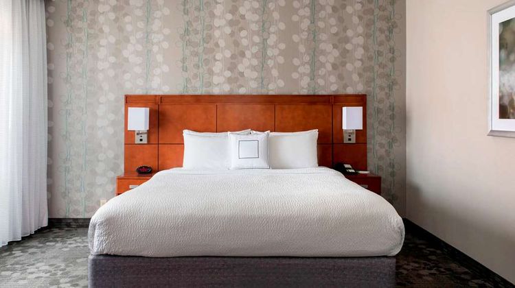 Sonesta Select Newport Middletown Suite