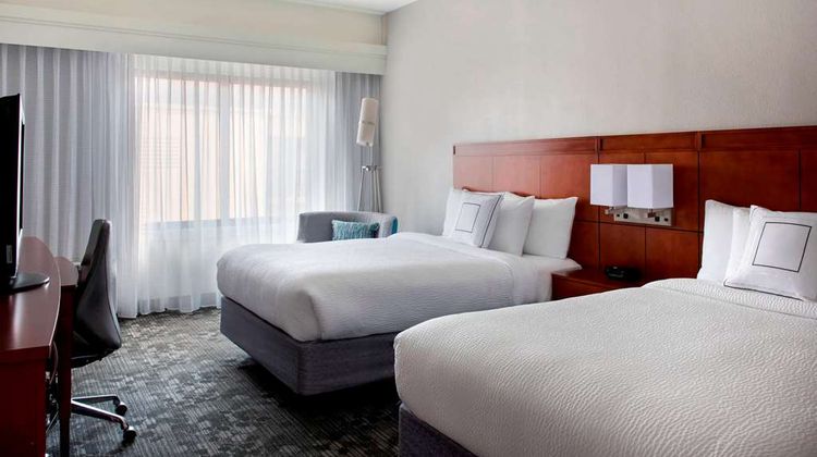 Sonesta Select Newport Middletown Room