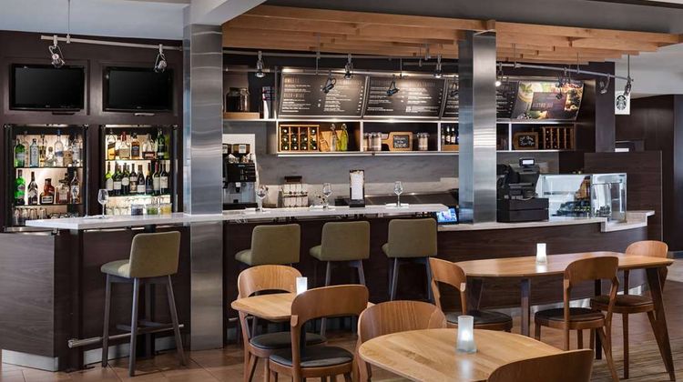 Sonesta Select Newport Middletown Restaurant