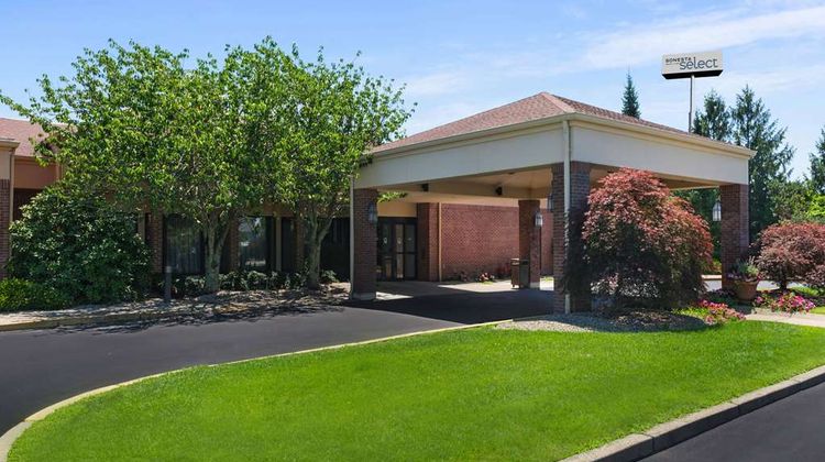 Sonesta Select Newport Middletown Exterior