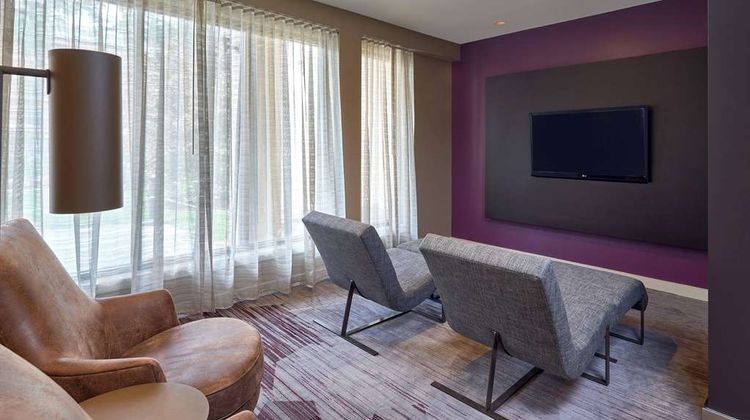 Sonesta Select Miami Lakes Lobby