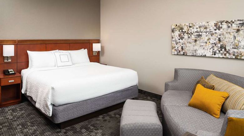 <b>Sonesta Select Miami Lakes Room</b>. Images powered by <a href="https://iceportal.shijigroup.com/" title="IcePortal" target="_blank">IcePortal</a>.