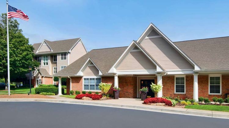 Sonesta ES Stes Atlanta North Point Mall Exterior
