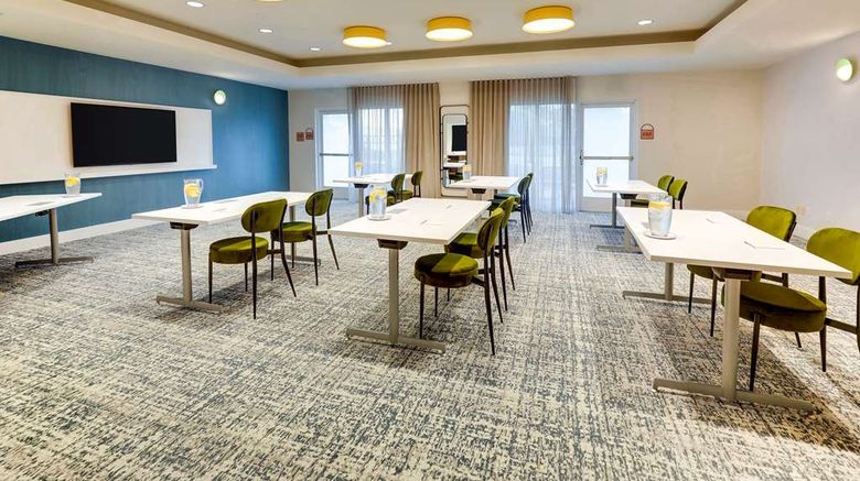 <b>Sonesta Select San Francisco Airport Meeting</b>. Images powered by <a href="https://iceportal.shijigroup.com/" title="IcePortal" target="_blank">IcePortal</a>.