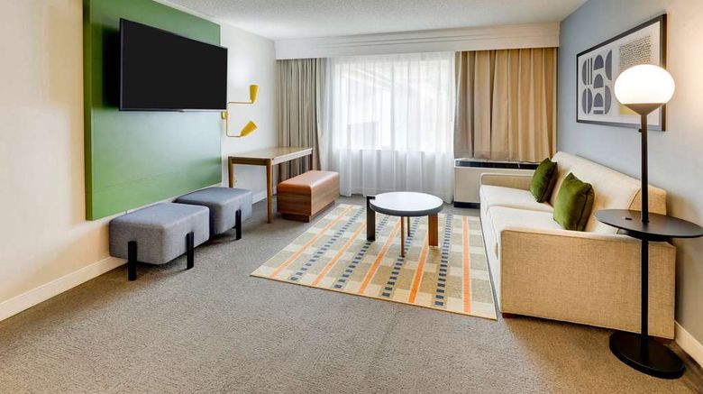 <b>Sonesta Select San Francisco Airport Suite</b>. Images powered by <a href="https://iceportal.shijigroup.com/" title="IcePortal" target="_blank">IcePortal</a>.