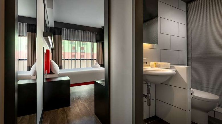 <b>Essence Hotel Carlton Room</b>. Images powered by <a href="https://iceportal.shijigroup.com/" title="IcePortal" target="_blank">IcePortal</a>.