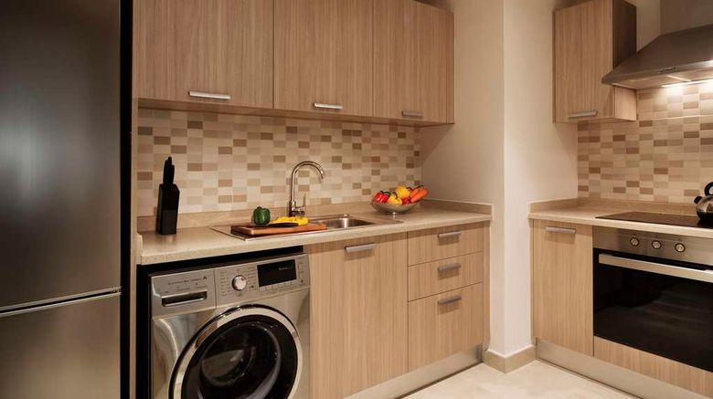 <b>Al Najada Doha Hotel Apartments by Oaks Room</b>. Images powered by <a href="https://iceportal.shijigroup.com/" title="IcePortal" target="_blank">IcePortal</a>.