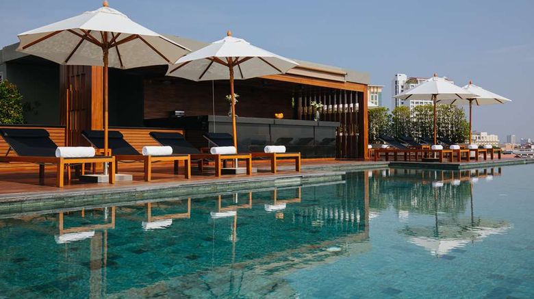 <b>Anantara Chiang Mai Serviced Suites Pool</b>. Images powered by <a href="https://iceportal.shijigroup.com/" title="IcePortal" target="_blank">IcePortal</a>.