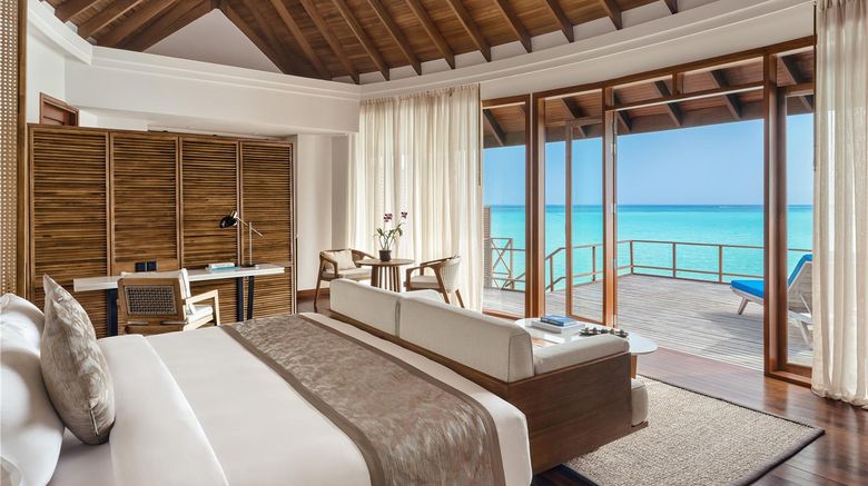 <b>Anantara Dhigu Maldives Resort Suite</b>. Images powered by <a href="https://iceportal.shijigroup.com/" title="IcePortal" target="_blank">IcePortal</a>.