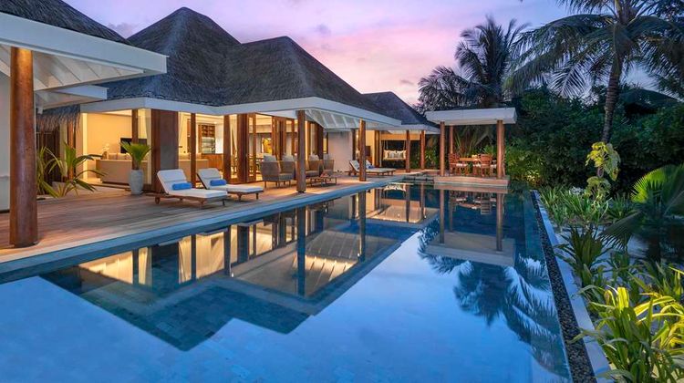 Anantara Kihavah Villas Maldives Pool