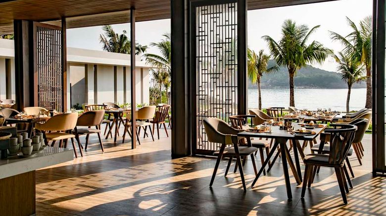 <b>Anantara Quy Nhon Villas Restaurant</b>. Images powered by <a href="https://iceportal.shijigroup.com/" title="IcePortal" target="_blank">IcePortal</a>.