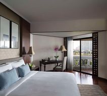 Anantara Riverside Bangkok Resort Room