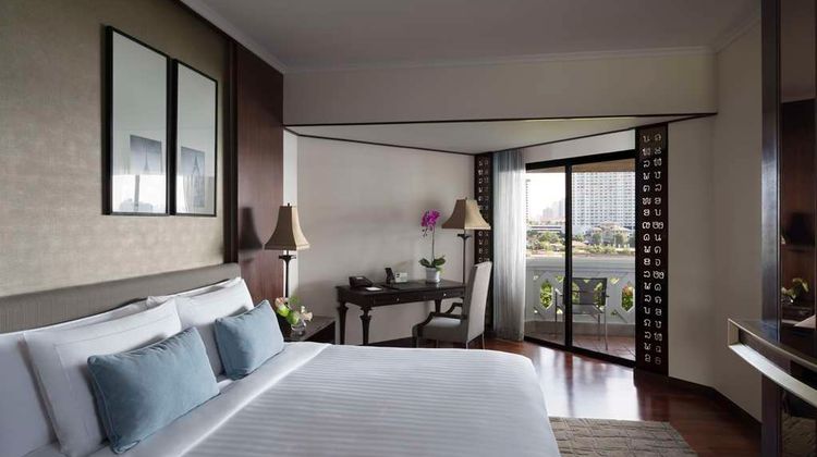 Anantara Riverside Bangkok Resort Room