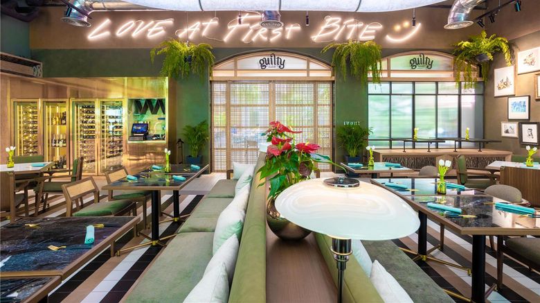 <b>Anantara Siam Bangkok Hotel Restaurant</b>. Images powered by <a href=https://www.travelagewest.com/Hotels/Bangkok/