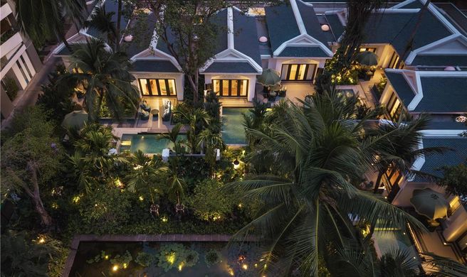 Anantara Siam Bangkok Hotel Exterior