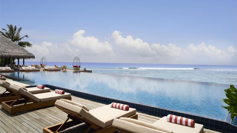 <b>Anantara Veli Maldives Resort Pool</b>. Images powered by <a href="https://iceportal.shijigroup.com/" title="IcePortal" target="_blank">IcePortal</a>.