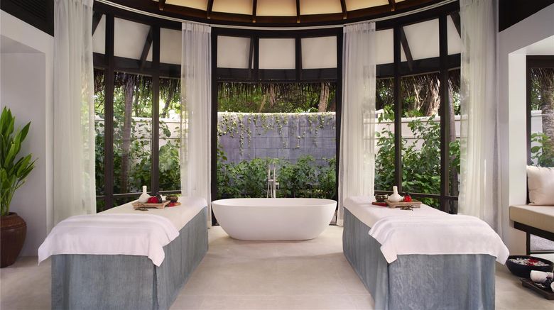 <b>Anantara Veli Maldives Resort Spa</b>. Images powered by <a href="https://iceportal.shijigroup.com/" title="IcePortal" target="_blank">IcePortal</a>.