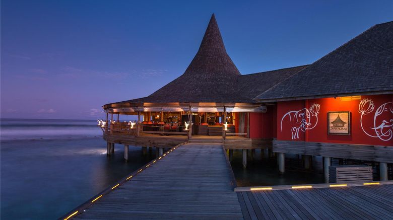 <b>Anantara Veli Maldives Resort Restaurant</b>. Images powered by <a href="https://iceportal.shijigroup.com/" title="IcePortal" target="_blank">IcePortal</a>.