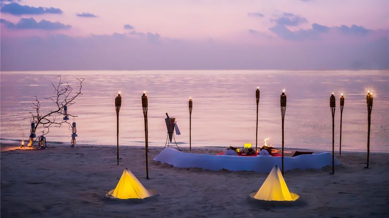 <b>Anantara Veli Maldives Resort Beach</b>. Images powered by <a href="https://iceportal.shijigroup.com/" title="IcePortal" target="_blank">IcePortal</a>.