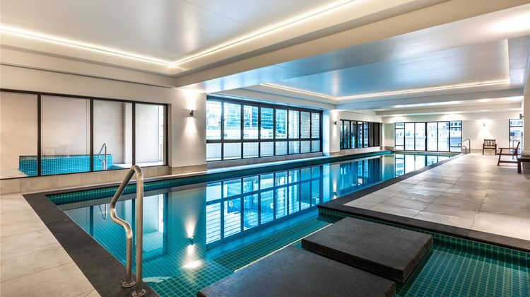 Avani Auckland Metropolis Residences Pool