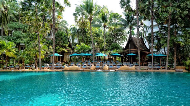 Avani Pattaya Resort Lobby