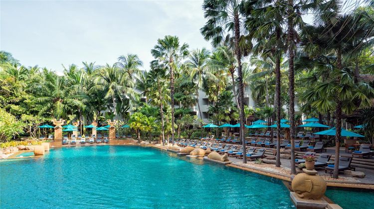 Avani Pattaya Resort Pool