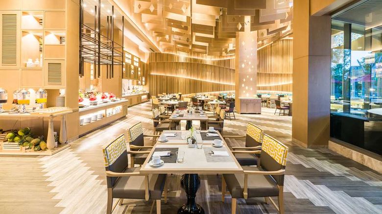 <b>Avani+ Hua Hin Resort Restaurant</b>. Images powered by <a href="https://iceportal.shijigroup.com/" title="IcePortal" target="_blank">IcePortal</a>.