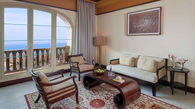 Desert Islands Resort & Spa by Anantara Suite