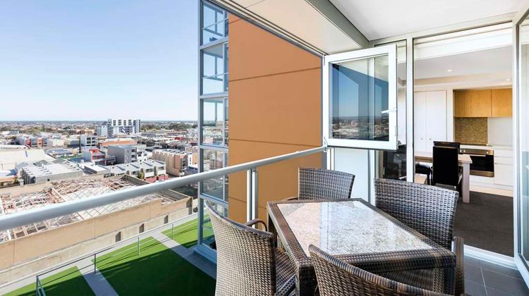 iStay Precinct Suite