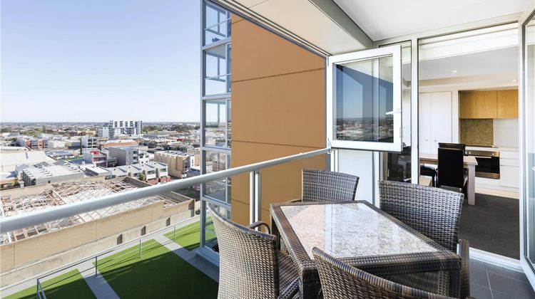 iStay Precinct Suite