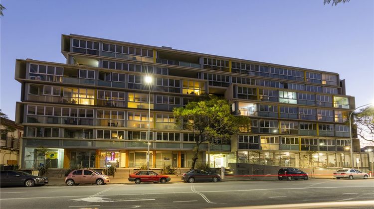 iStay Precinct Exterior
