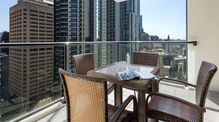 iStay RiverCity Room