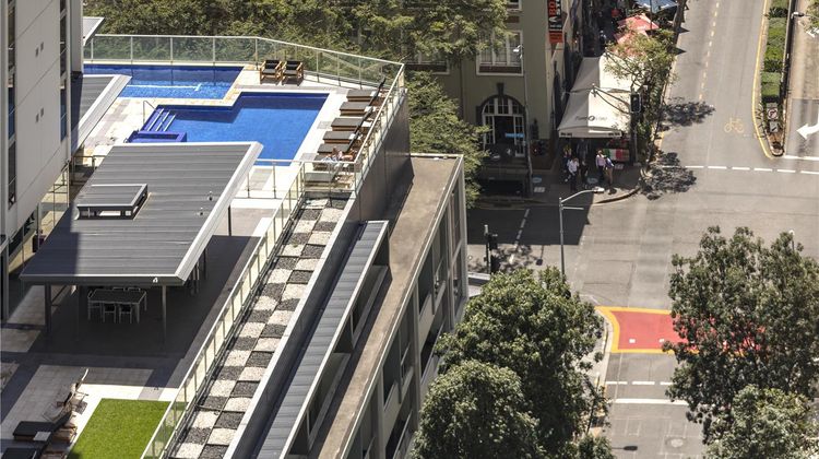 iStay RiverCity Exterior