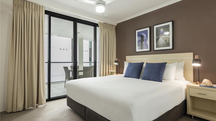 iStay RiverCity Room