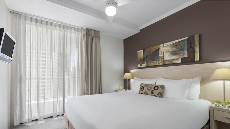 iStay RiverCity Room
