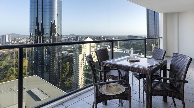 iStay RiverCity Room