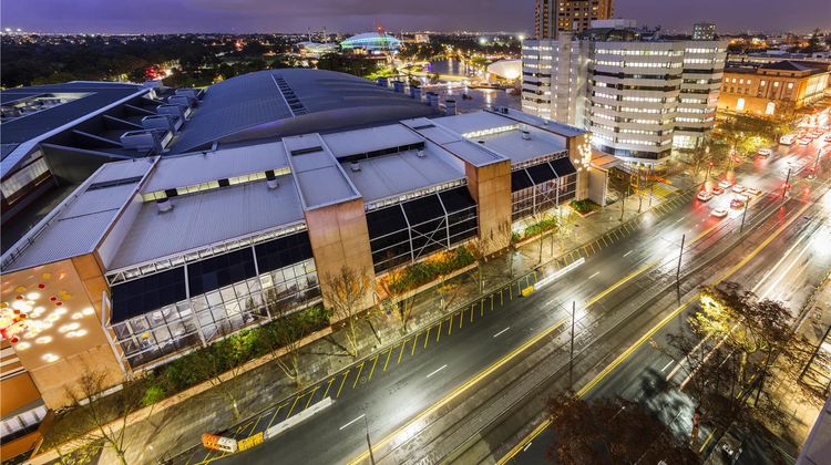 Oaks Embassy Suites Exterior