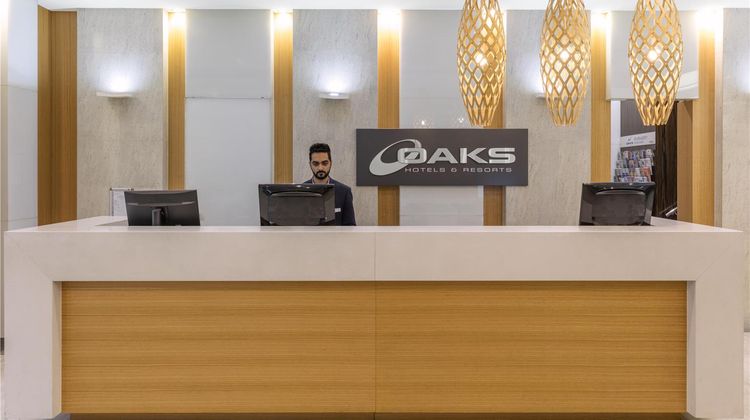 Oaks Embassy Suites Lobby