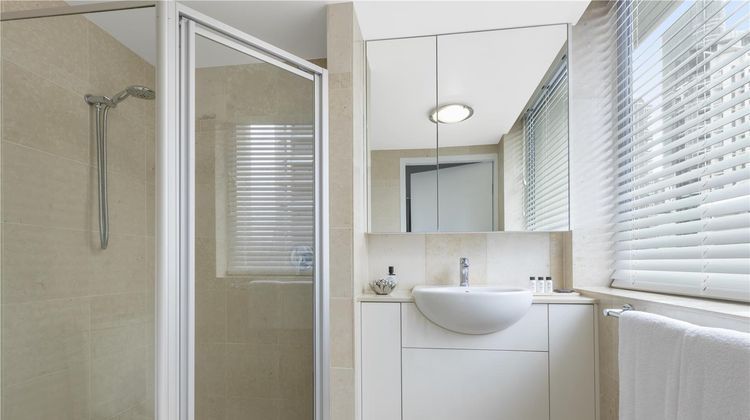 Oaks Casino Tower Suites Room