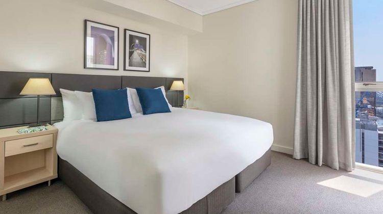 Oaks Brisbane Festival Suites Suite
