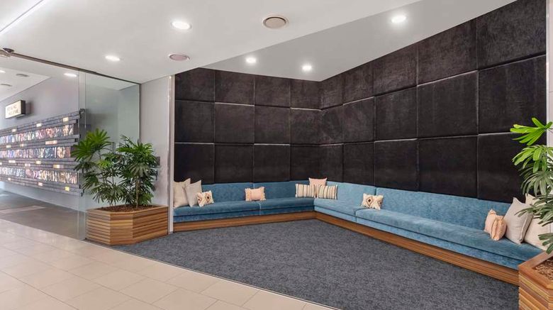 <b>Oaks Brisbane Festival Suites Lobby</b>. Images powered by <a href="https://iceportal.shijigroup.com/" title="IcePortal" target="_blank">IcePortal</a>.