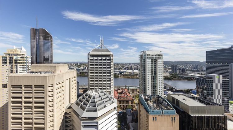 Oaks Brisbane Festival Suites Exterior
