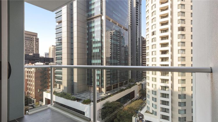 Oaks Brisbane Festival Suites Suite