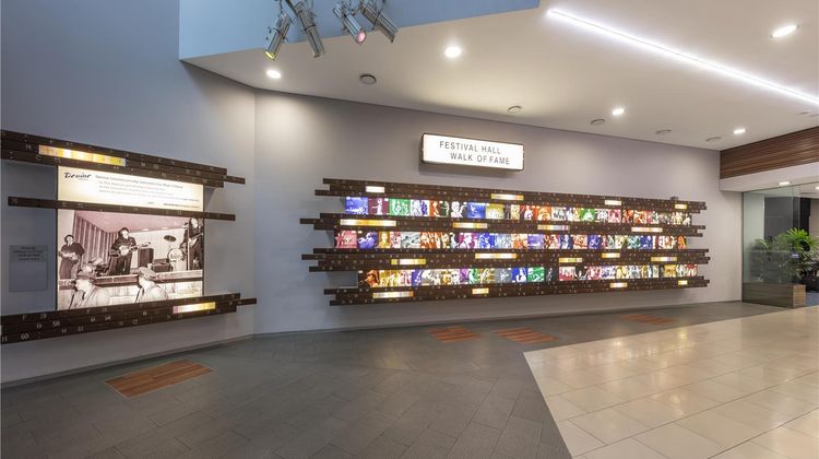 Oaks Brisbane Festival Suites Lobby