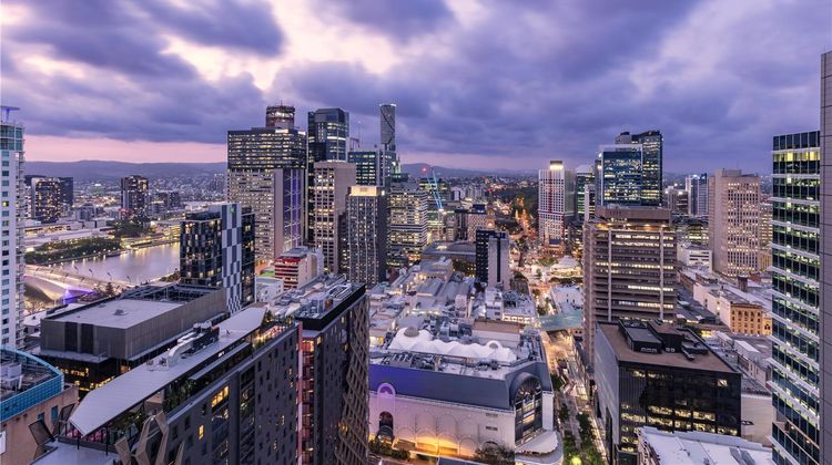 Oaks Brisbane Festival Suites Room