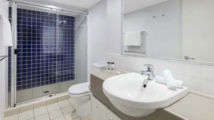 Oaks Brisbane Lexicon Suites Room