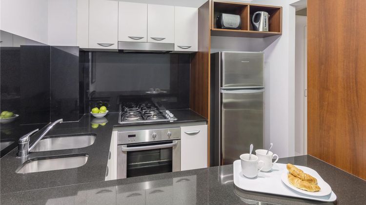 Oaks Brisbane Lexicon Suites Room