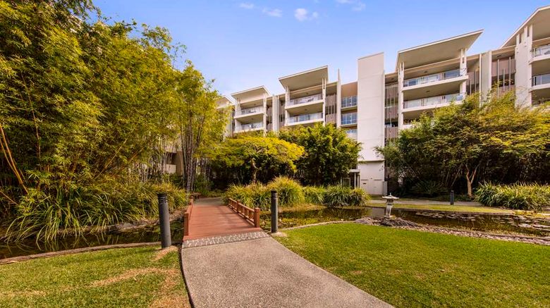 <b>Oaks Brisbane Mews Suites Exterior</b>. Images powered by <a href="https://iceportal.shijigroup.com/" title="IcePortal" target="_blank">IcePortal</a>.