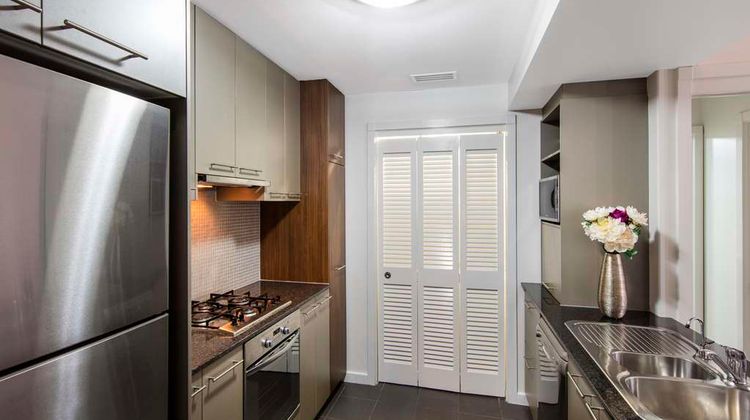 Oaks Brisbane Mews Suites Room